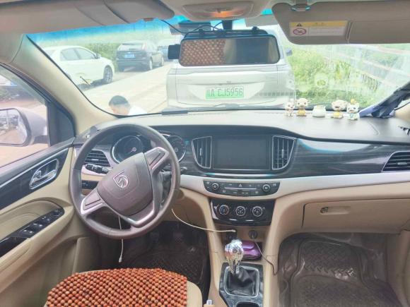 [广州·渝A] 二手宝骏宝骏7302014款 1.5L 手动舒适ESP版 7座