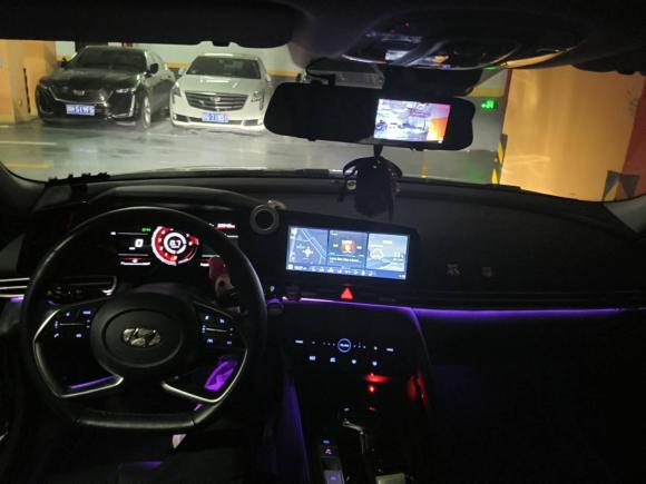 [杭州·浙F] 二手现代伊兰特2021款 1.5L CVT LUX尊贵版