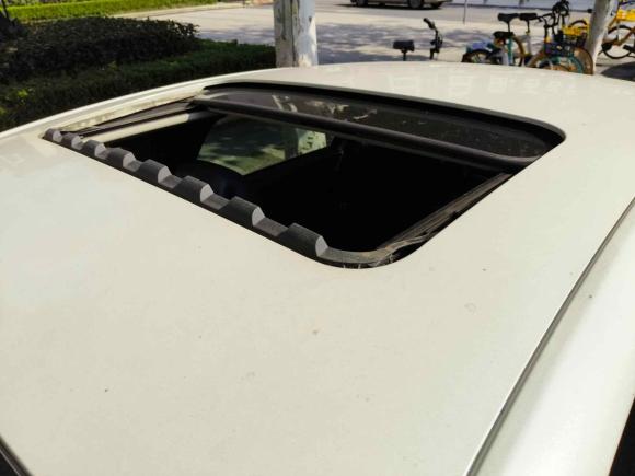 [南京·苏A] 二手标致标致5082012款 2.0L 自动豪华版