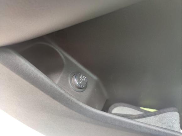 [深圳·粤B] 二手凯迪拉克凯迪拉克XT42018款 28T 两驱领先型