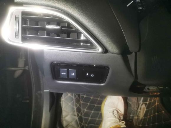 [广州·黑L] 二手捷豹捷豹XEL2019款 2.0T 200PS 精英版