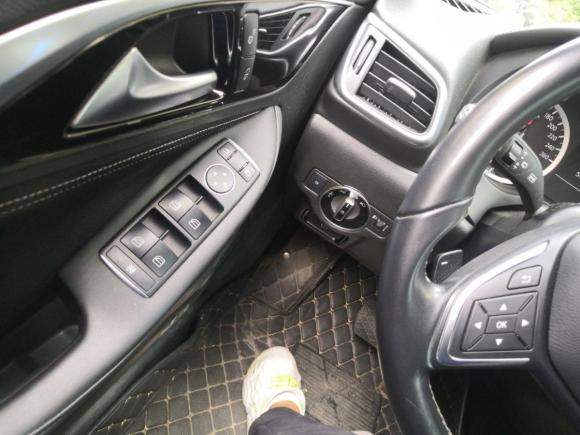 [上海·沪B] 二手英菲尼迪英菲尼迪QX302017款 1.6T 两驱时尚版