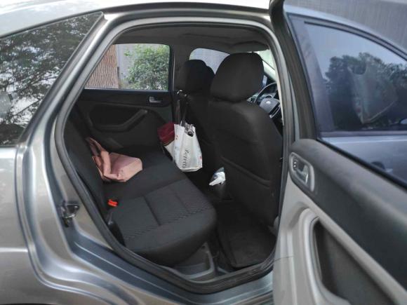 [上海·沪C] 二手福特福克斯2011款 两厢 1.8L 手动舒适型