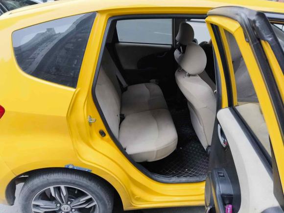 [成都·川A] 二手本田飞度2011款 1.3L 手动舒适版