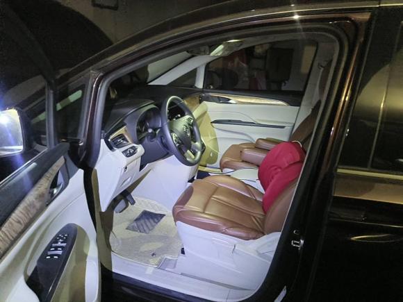 [上海·沪A] 二手别克别克GL82017款 ES 28T 舒适型 国V