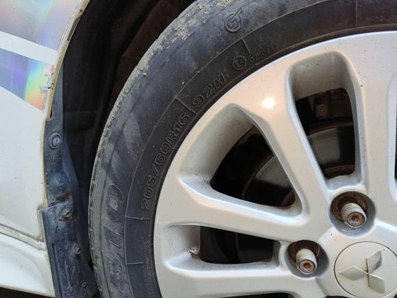 [无锡·苏B] 二手三菱翼神2012款 时尚版 1.8L 手动舒适型