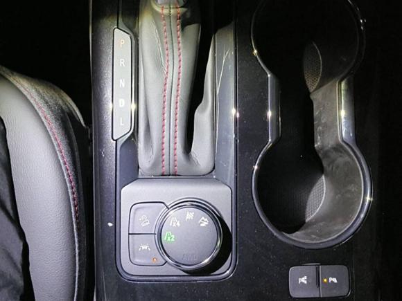 [上海·沪B] 二手雪佛兰开拓者2022款 轻混 650T RS Twin-Clutch四驱7座 擎版