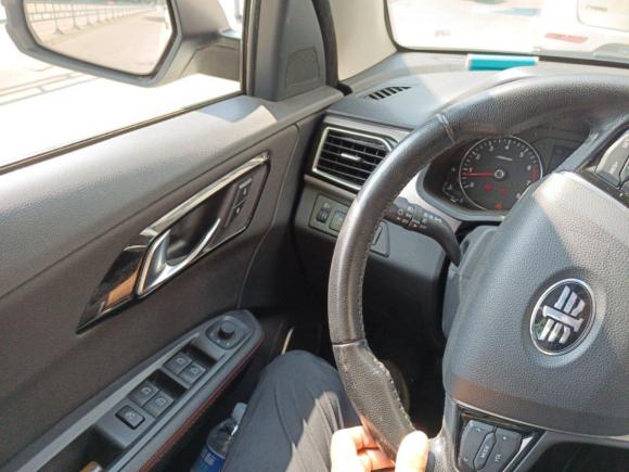 [无锡·苏B] 二手一汽森雅R72017款 1.6L 手动豪华型