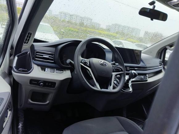 [上海·沪G] 二手上汽大通MAXUS新途V702023款 2.0T 精英版 手动短轴低顶 5/6座（125Ps）