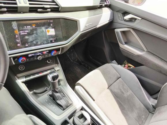 [上海·沪E] 二手奥迪奥迪Q32021款 35 TFSI 时尚动感型