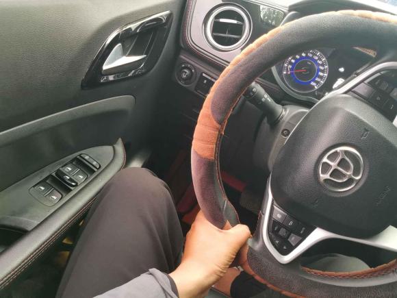 [苏州·苏E] 二手中华中华V32016款 1.5L 自动智能型