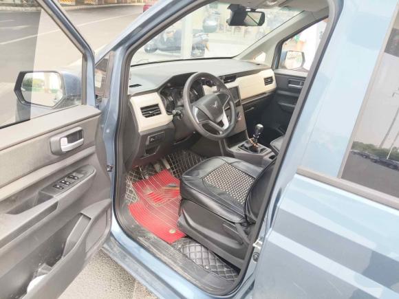 [成都·川A] 二手五菱汽车五菱宏光PLUS2019款 1.5T 手动舒适型 7座