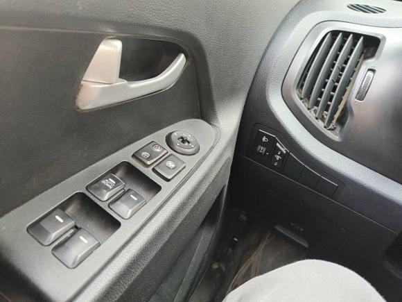 [青岛·鲁B] 二手起亚智跑2012款 2.0L 自动两驱版GL