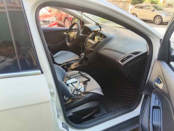 [上海·沪C] 二手福特福克斯2015款 三厢 EcoBoost 180 自动精英型