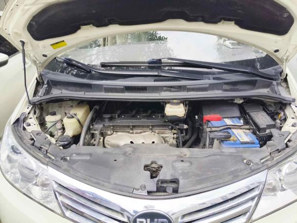 [成都·川A] 二手比亚迪比亚迪M62013款 2.4L 手动尊贵型