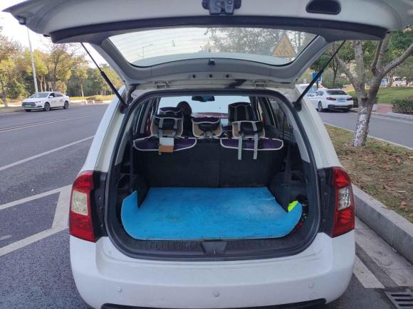 [南京·黑R] 二手起亚佳乐2011款 2.0L 7座自动舒适版