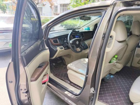 [上海·沪D] 二手别克别克GL82014款 2.4L CT豪华商务舒适版