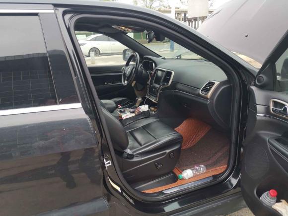 [广州·粤L] 二手Jeep大切诺基2016款 3.0L 精英导航版