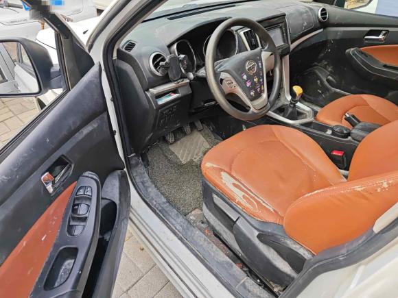 [济南·鲁A] 二手启辰启辰T702015款 2.0L 手动睿趣版