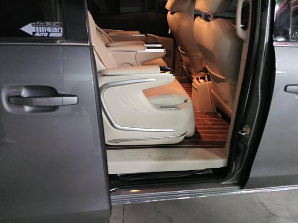 [上海·沪F] 二手别克别克GL82023款 陆上公务舱 舒适型