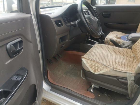 [上海·鲁H] 二手五菱汽车五菱荣光V2016款 1.5L标准型