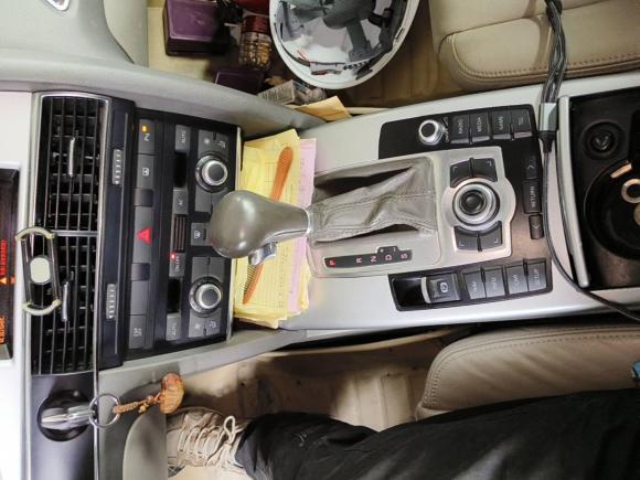 [杭州·浙A] 二手奥迪奥迪A6L2010款 2.0 TFSI 自动标准型