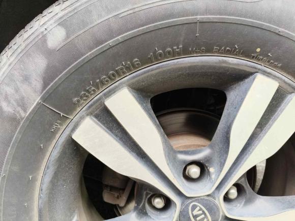 [无锡·苏B] 二手起亚狮跑2012款 2.0L 手动两驱版GLS