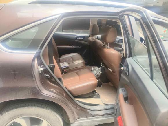 [上海·沪C] 二手比亚迪比亚迪S72015款 2.0T 升级版 自动尊贵型