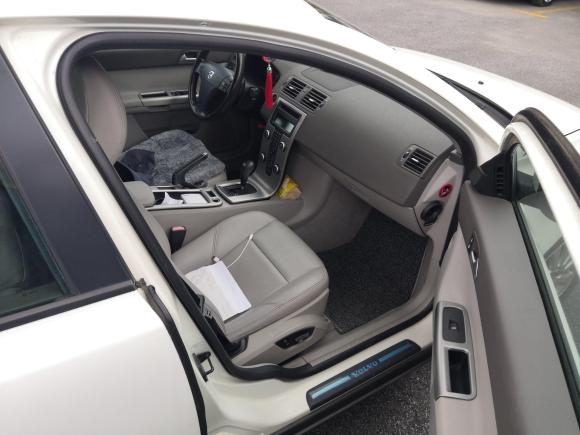 [上海·沪C] 二手沃尔沃沃尔沃S402009款 2.0L 自动智雅版