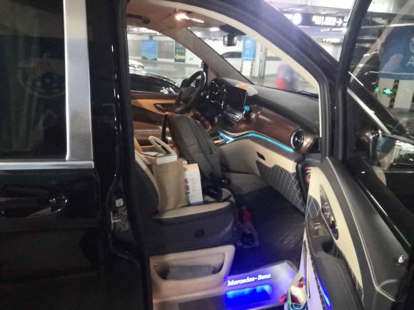 [上海·沪F] 二手奔驰奔驰V级2020款 V 260 L 长轴距豪华版