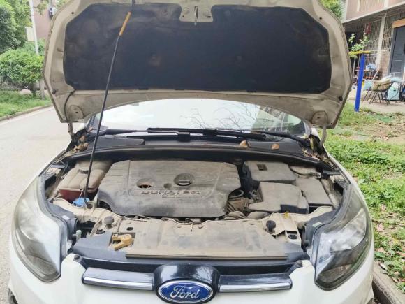 [武汉·鄂A] 二手福特福克斯2012款 两厢 2.0L 手动豪华运动型