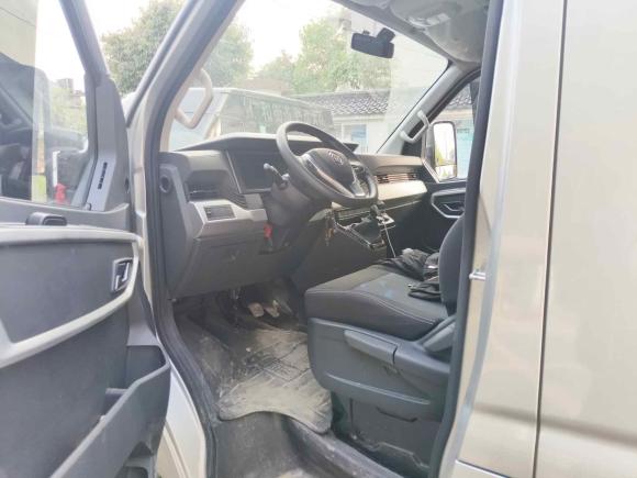 [杭州·浙E] 二手东风御风御风2023款 V9+ 2.0T 自动前驱多功能短轴低顶5/6座