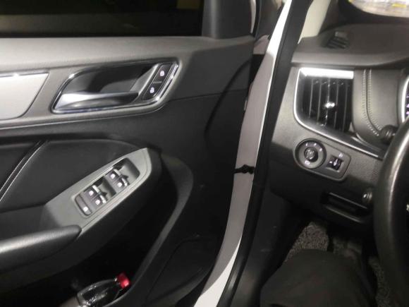 [成都·川A] 二手荣威荣威RX52018款 20T 两驱手动互联网智尊版