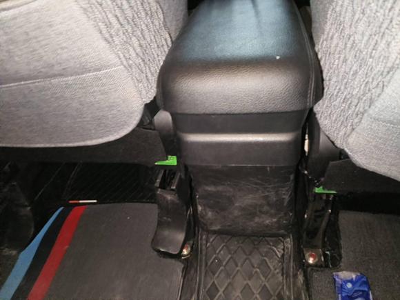 [武汉·鄂A] 二手三菱欧蓝德2016款 2.4L 四驱精英版 5座