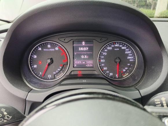 [苏州·苏E] 二手奥迪奥迪A32015款 Sportback 35 TFSI 百万纪念智领型