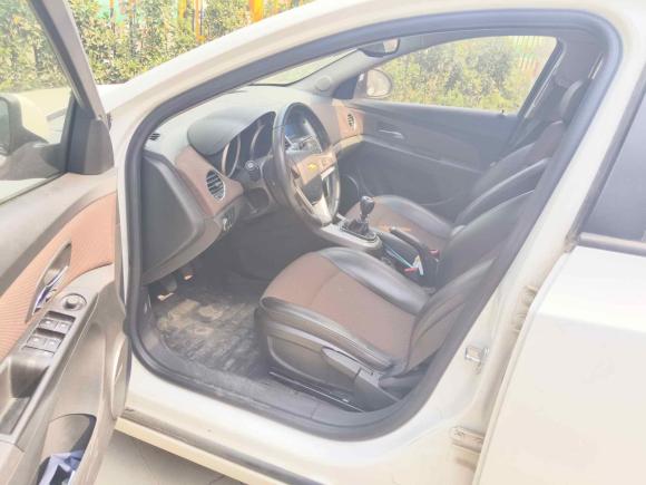 [济南·黑C] 二手雪佛兰科鲁兹2013款 掀背 1.6L 手动豪华型