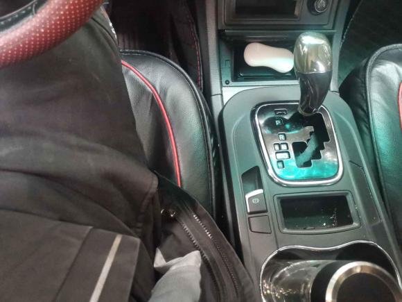 [武汉·鄂A] 二手比亚迪比亚迪S72015款 2.0T 升级版 自动尊贵型