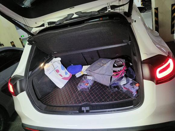 [上海·沪A] 二手奔驰奔驰EQA2022款 EQA 260