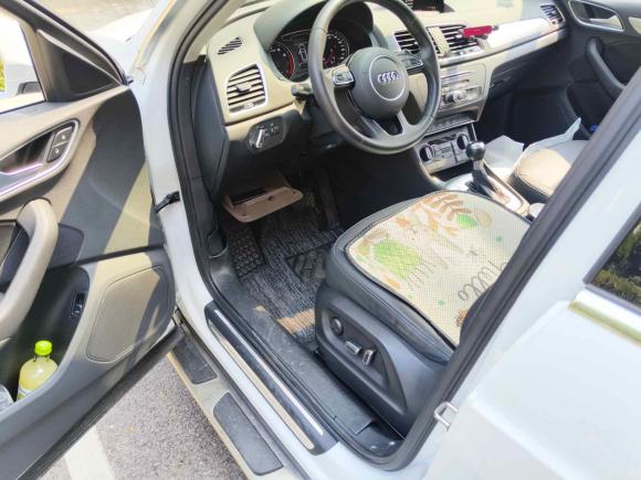 [南京·苏L] 二手奥迪奥迪Q32017款 35 TFSI quattro 全时四驱风尚型