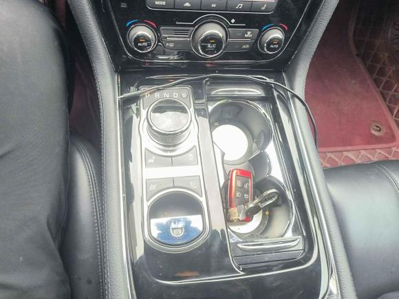 [广州·沪A] 二手捷豹捷豹XJ2015款 XJL 3.0 SC 典雅商务80周年典藏版