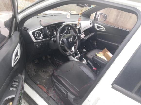 [上海·皖S] 二手中华中华V32015款 1.5L 手动智能型