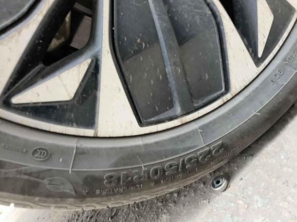 [广州·粤A] 二手比亚迪海豹2022款 550km 标准续航后驱版尊贵型