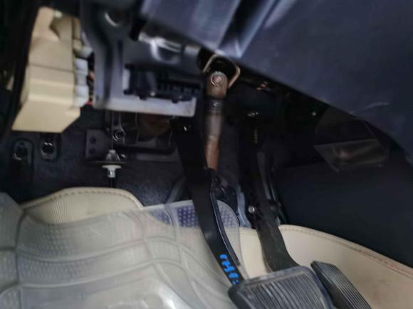 [青岛·鲁B] 二手起亚狮跑2013款 2.0L 自动两驱版GLS