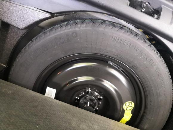 [上海·沪B] 二手路虎揽胜极光2014款 2.0T 5门耀享版