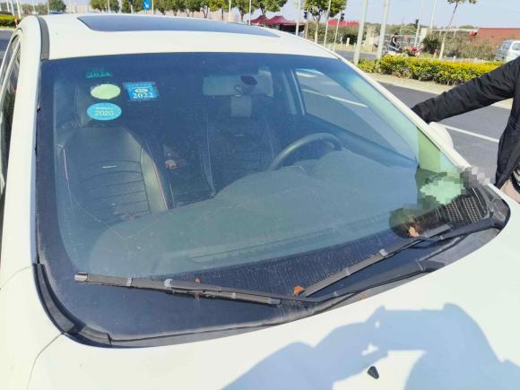 [上海·沪C] 二手荣威荣威3502015款 1.5L 手动豪华天窗版