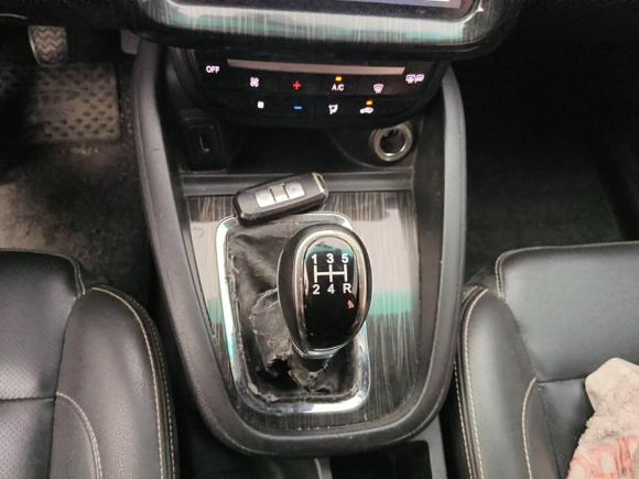 [广州·湘D] 二手SWM斯威汽车SWM斯威X72016款 1.5T 手动豪华型 7座