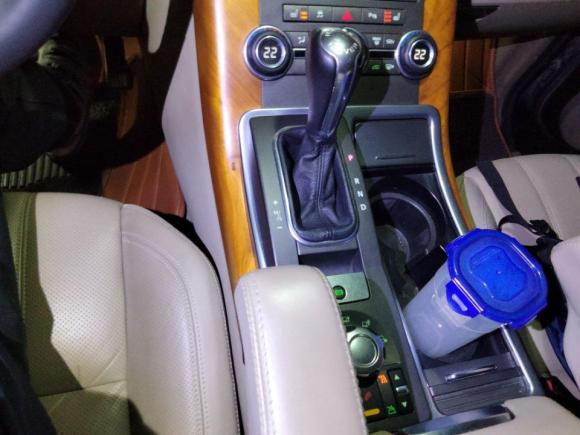 [南京·苏A] 二手路虎揽胜运动版2010款 5.0 SC V8 HSE