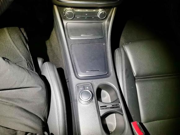 [苏州·苏E] 二手奔驰奔驰CLA2016款 改款 CLA 200 时尚型