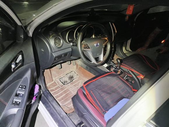 [西安·陕A] 二手长安逸动XT2015款 1.6L 手动俊酷型 国IV