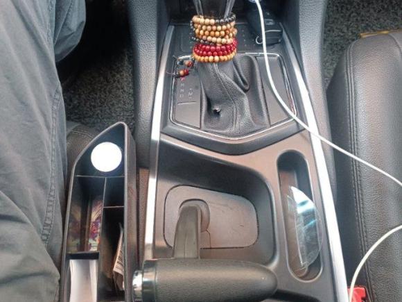 [西安·陕A] 二手江铃驭胜S3502013款 2.4T 自动四驱柴油超豪华版5座